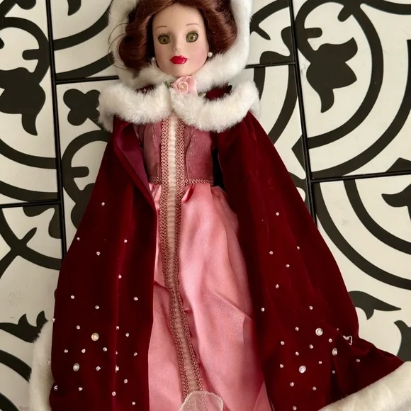Disney Princess Doll with Gold Crown and Pink Dress Dolls & Accessories Disney Princess Doll with Gold Crown and Pink Dress Dolls & Accessories